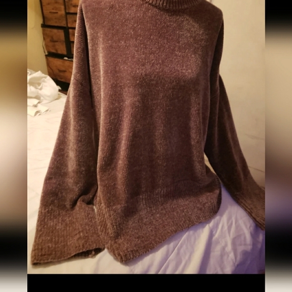ZARA OVERSIZED SWEATER - Picture 1 of 4